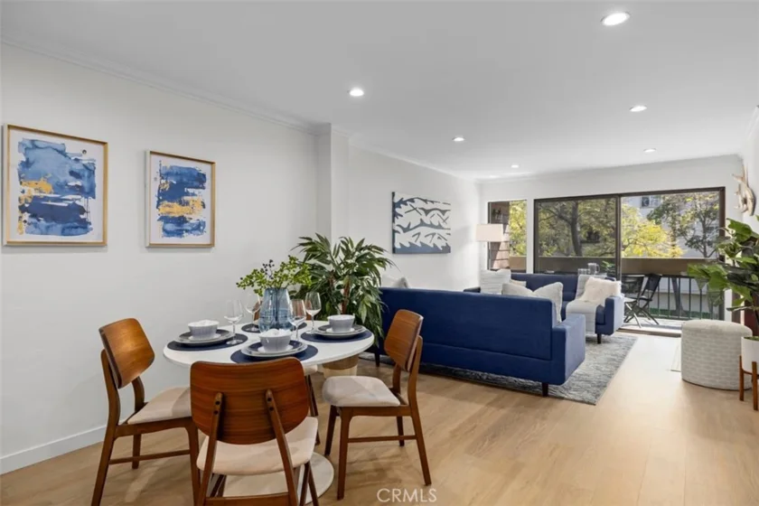 403 W 7th Street #212 photo 1