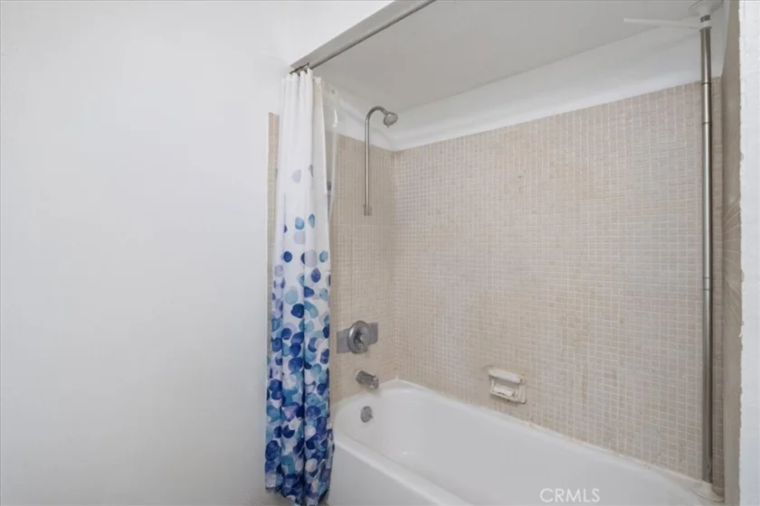 1310 N Placentia photo 21
