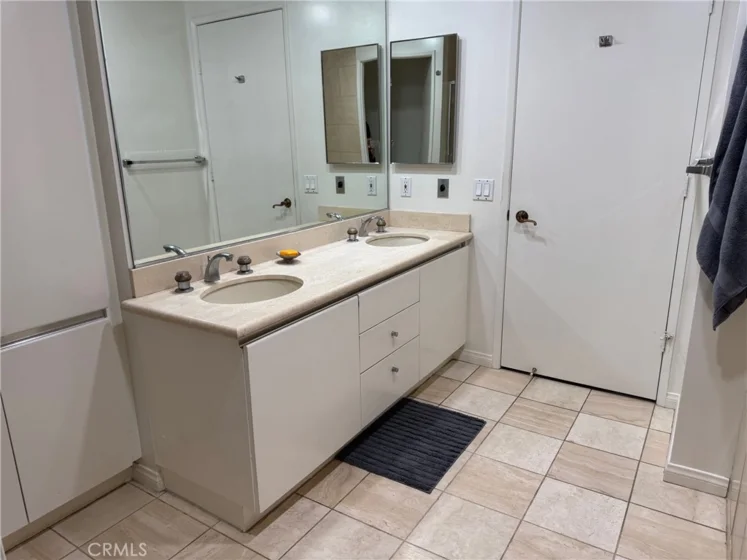 850 E Ocean Boulevard #B3 photo 28