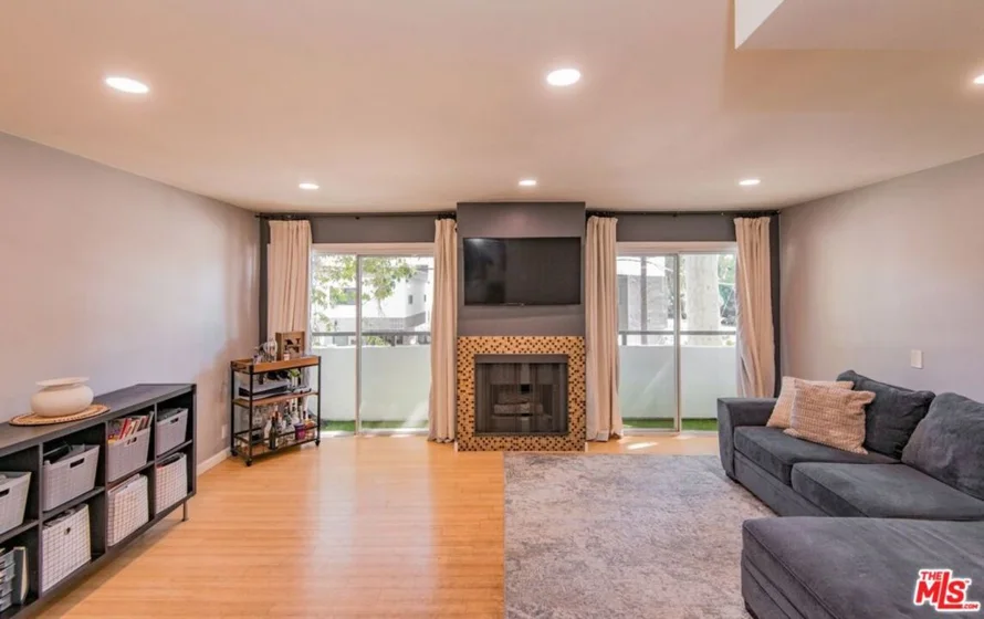 4702 Fulton Avenue #107 photo 1