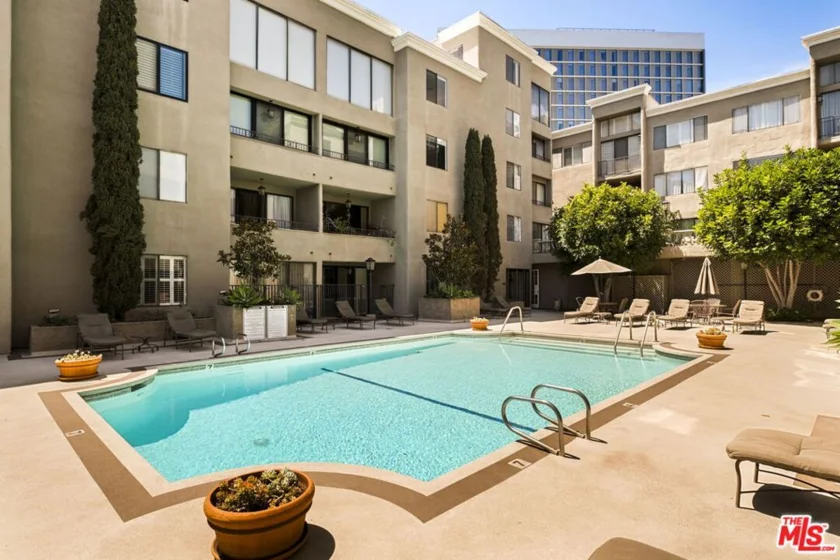 8455 Fountain Avenue #504 photo 28