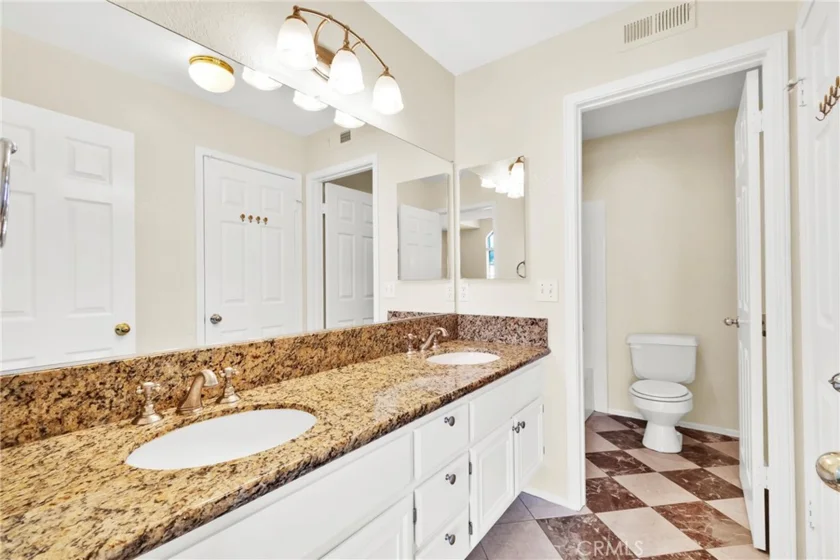 39909 Via Castana photo 7