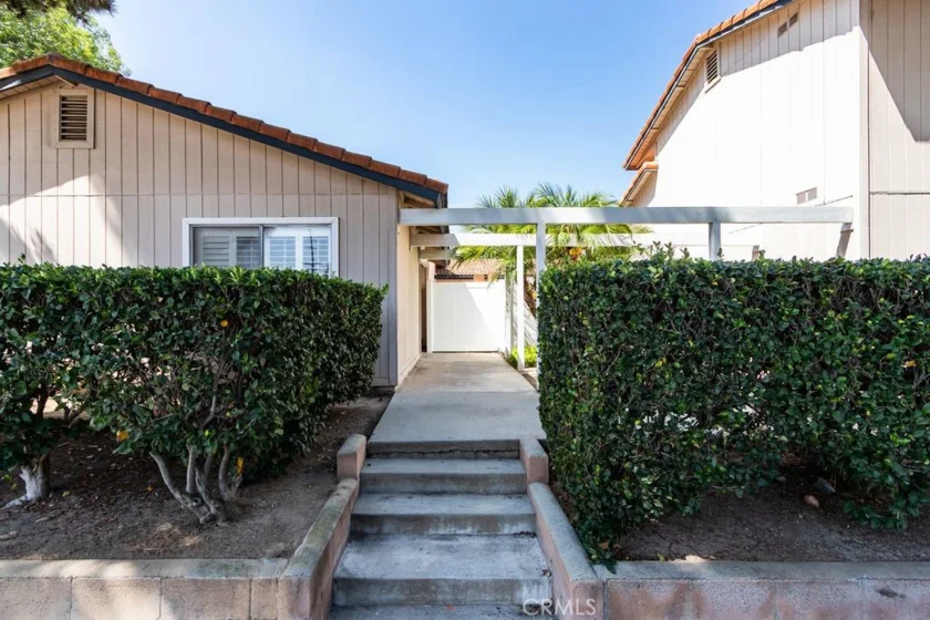 1053 Border Avenue photo 42
