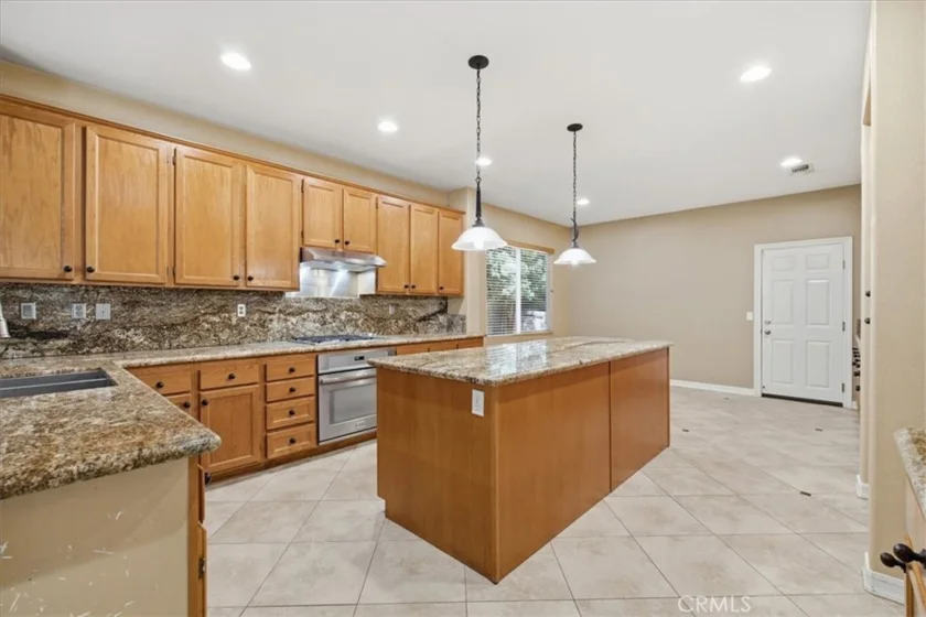 31945 Pasos Place photo 3