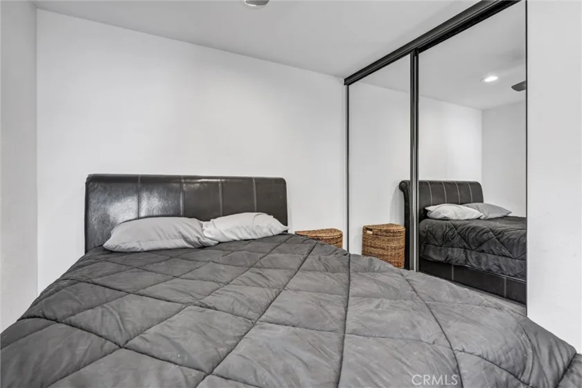 88 Greenmoor photo 23
