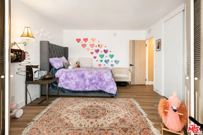 2385 Roscomare Road #D17 photo 17