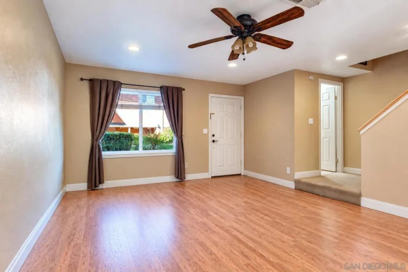 310 Sun Court photo 4