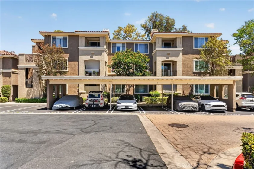 22681 Oakgrove #127 photo 1