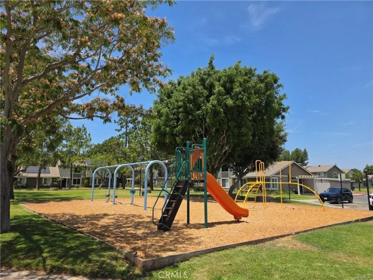 11043 Sherman Way photo 20