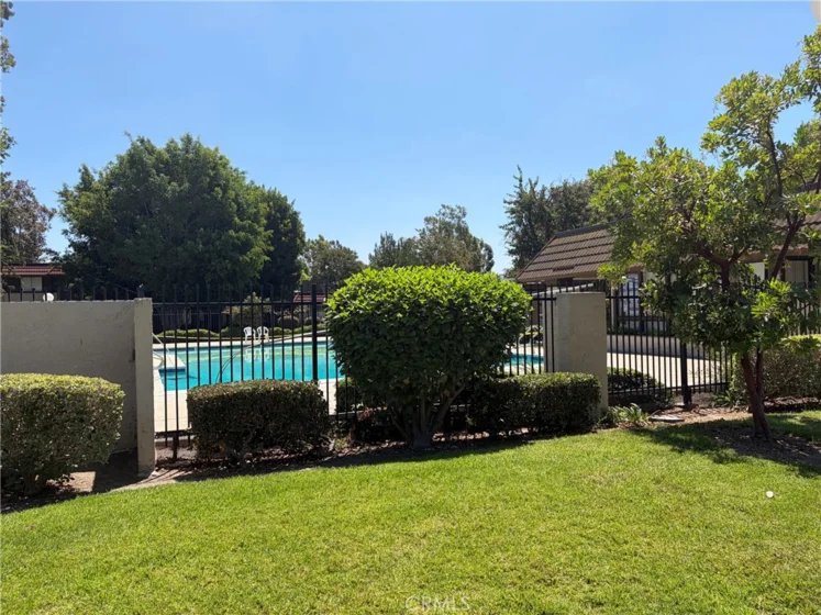 1419 N Greenhaven photo 2
