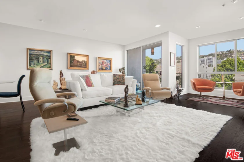 817 N Alfred Street #302 photo 1