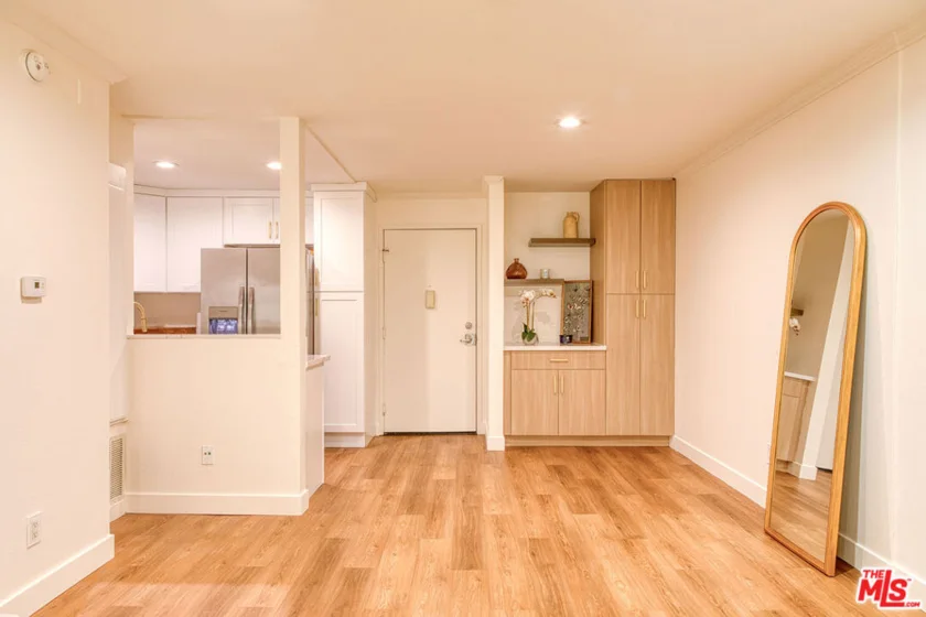 5510 Owensmouth Avenue #218 photo 3