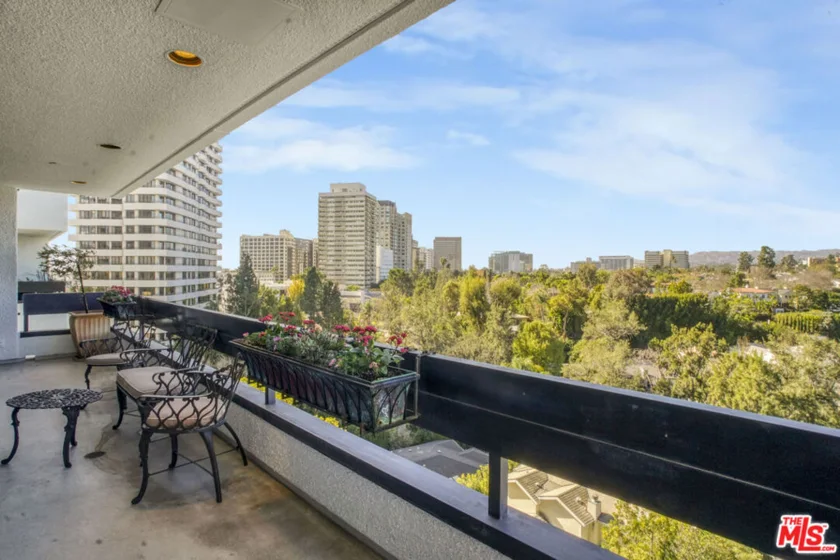 10551 Wilshire Boulevard #902 photo 19