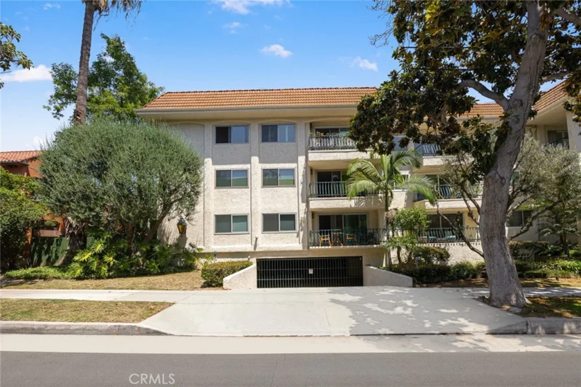 420 S Madison Avenue #301 photo 34