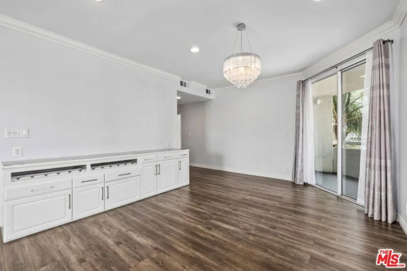 1002 S Burnside Avenue #203 photo 25