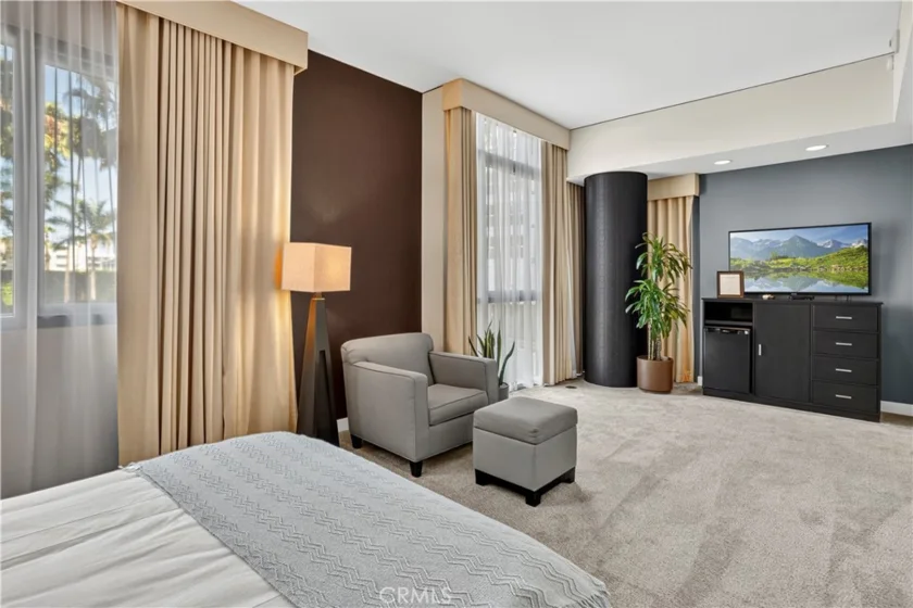 13650 Marina Pointe Drive #609 photo 59
