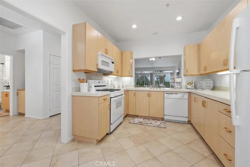 21724 San Leandro photo 10