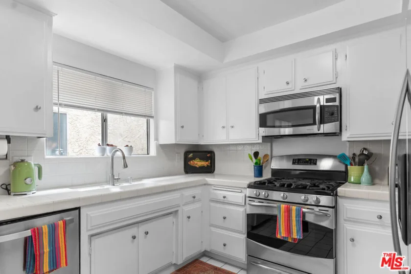 1828 Barry Avenue #4 photo 20