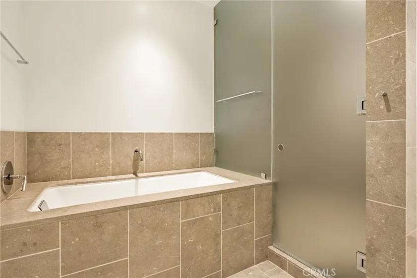 6250 Hollywood Boulevard #4M photo 71