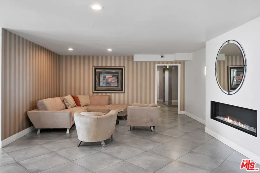 1230 Horn Avenue #200 photo 16