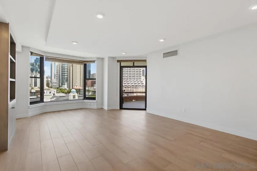500 W Harbor #905 photo 57