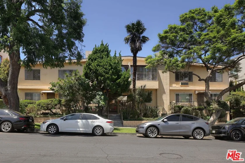 5025 Maplewood Avenue #14 photo 2