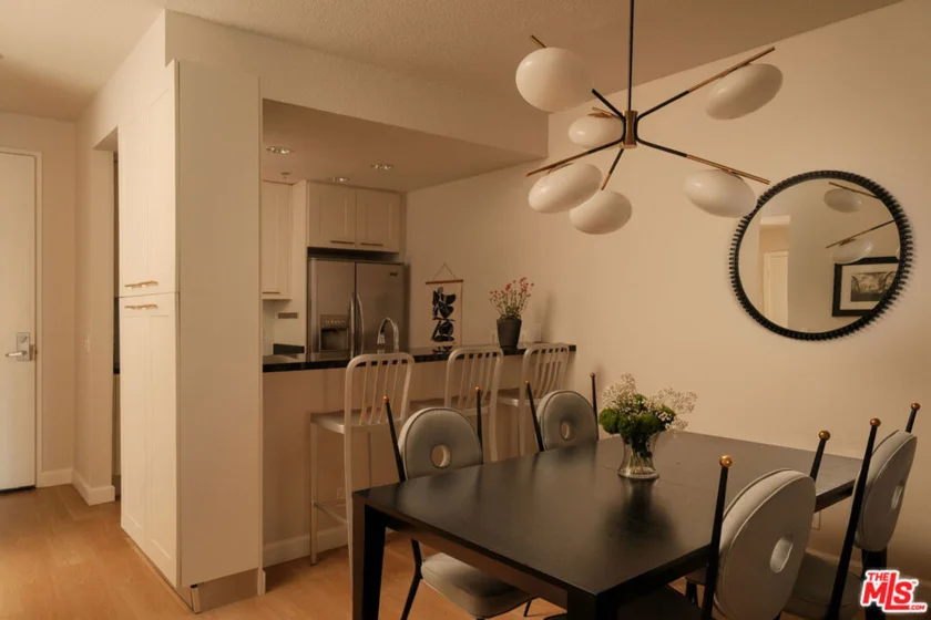 585 N Rossmore Avenue #508 photo 5