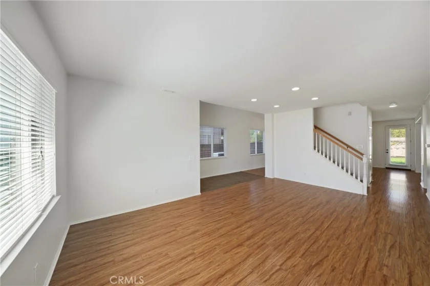 38090 Sherwood Street photo 7