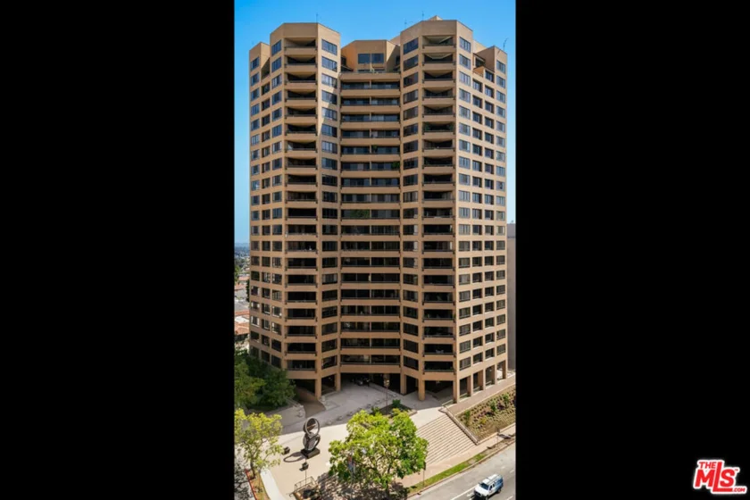 10430 Wilshire Boulevard #802 photo 1