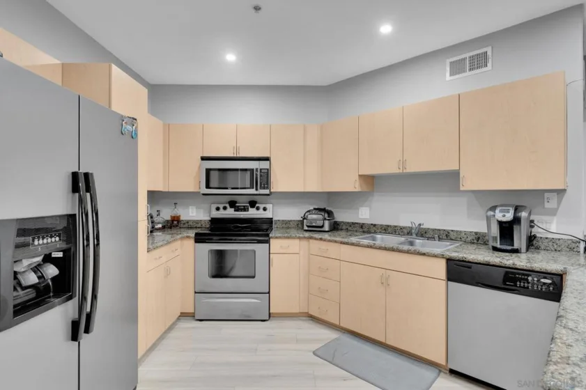 1501 Front Street #527 photo 12
