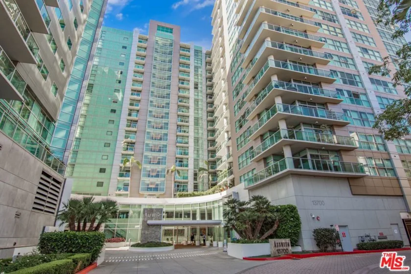 13700 Marina Pointe Drive #1401 photo 14