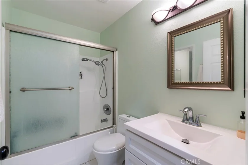 1114 W Blaine #204 photo 15