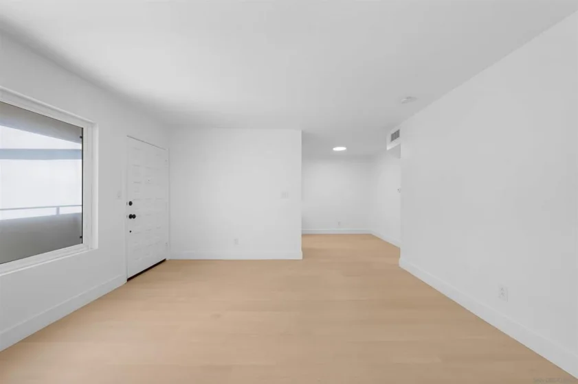 1030 Robinson Avenue #202 photo 4