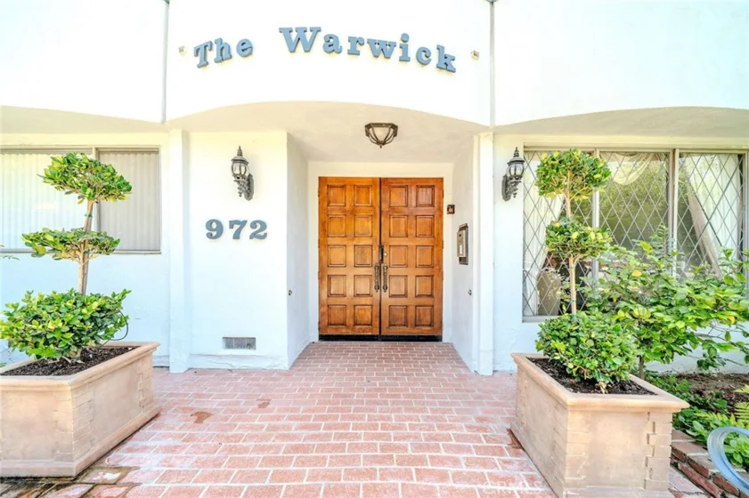 972 E California #202 photo 2