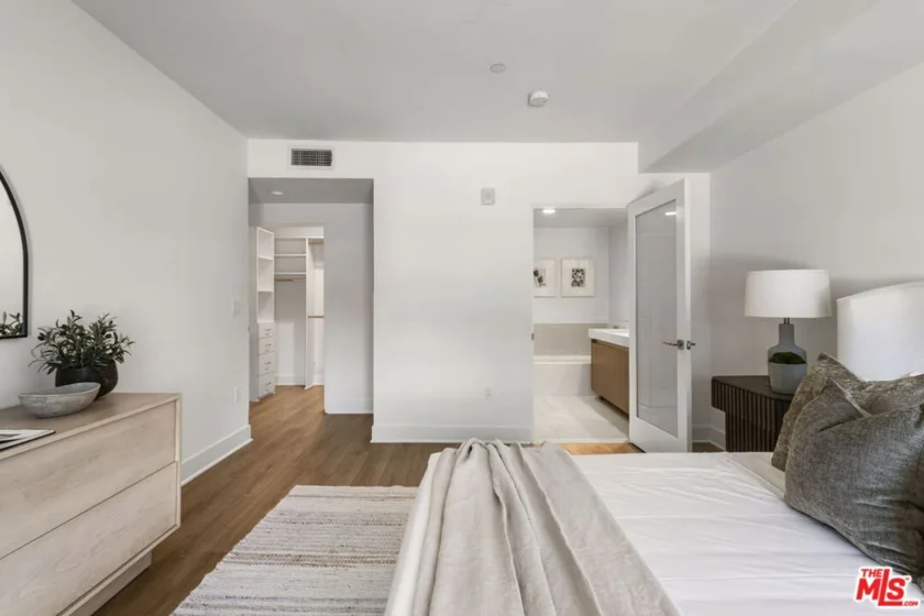10269 Santa Monica Boulevard photo 8