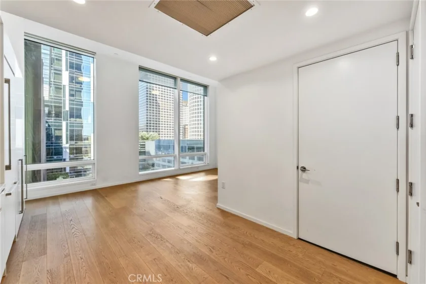 877 Francisco Street #805 photo 2