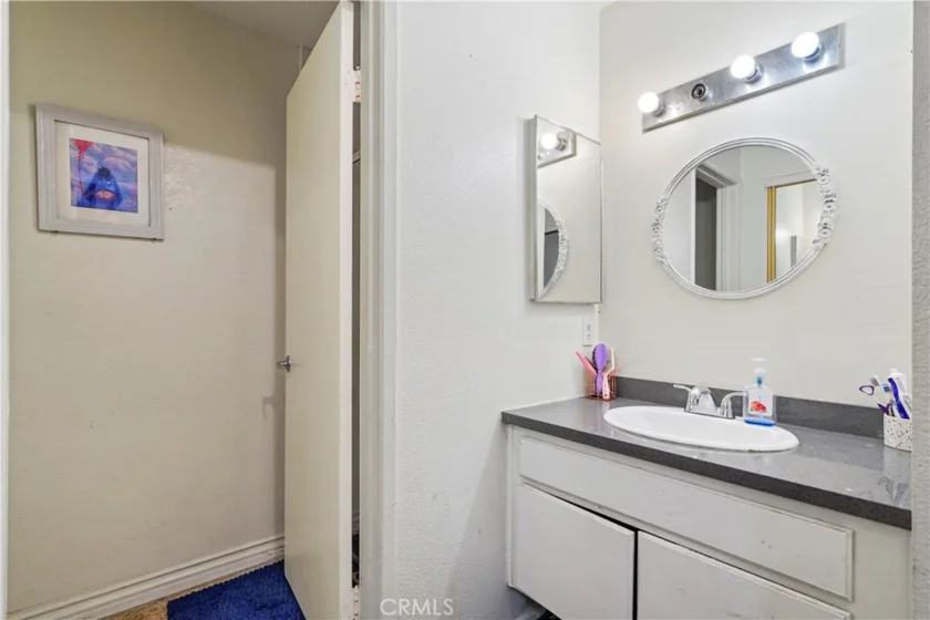 21219 Roscoe photo 10