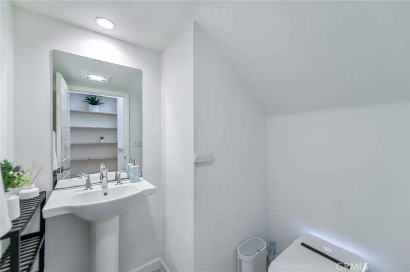 105 Breakwater photo 13