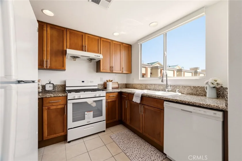 580 W Main Street #302 photo 16