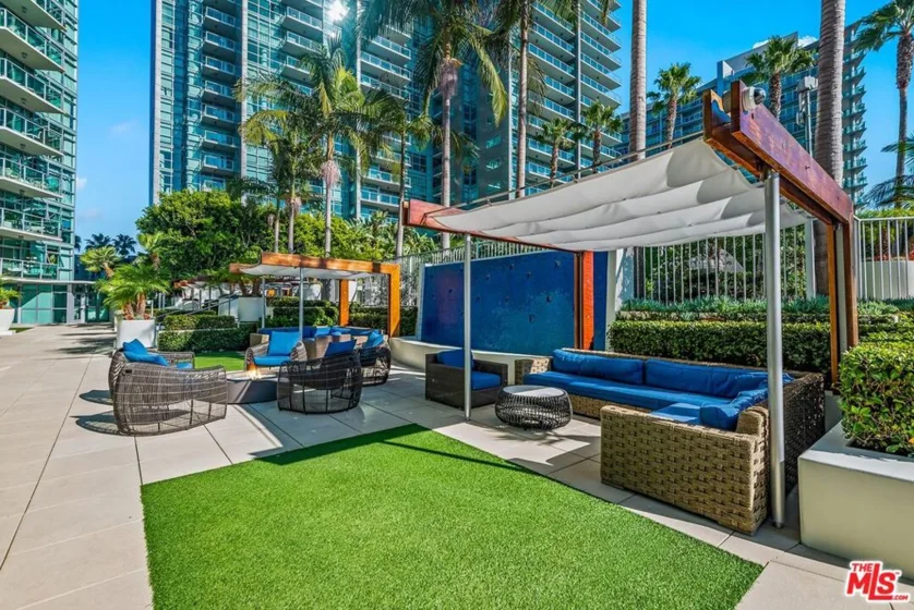 13700 Marina Pointe Drive #630 photo 47