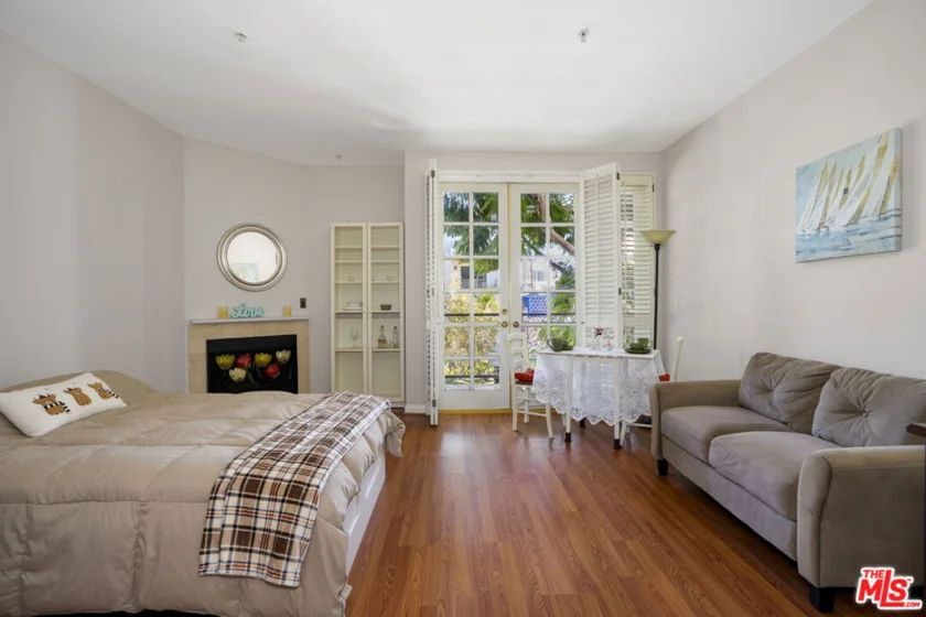 10630 Eastborne Avenue #306 photo 20