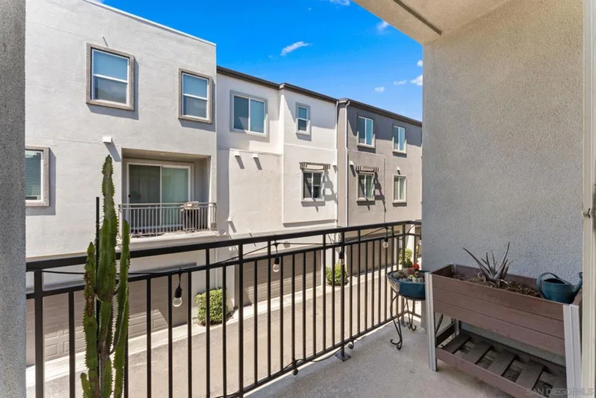 2564 S Escondido Boulevard #512 photo 14