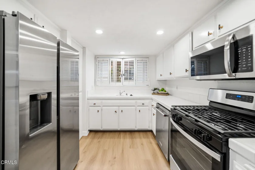 961 E California Boulevard #109 photo 7