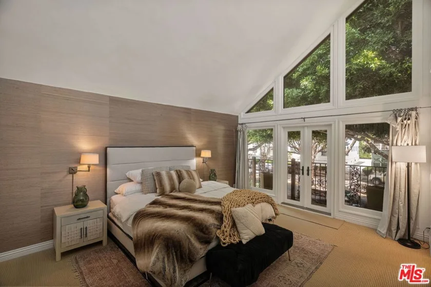 914 2nd Street #A photo 8