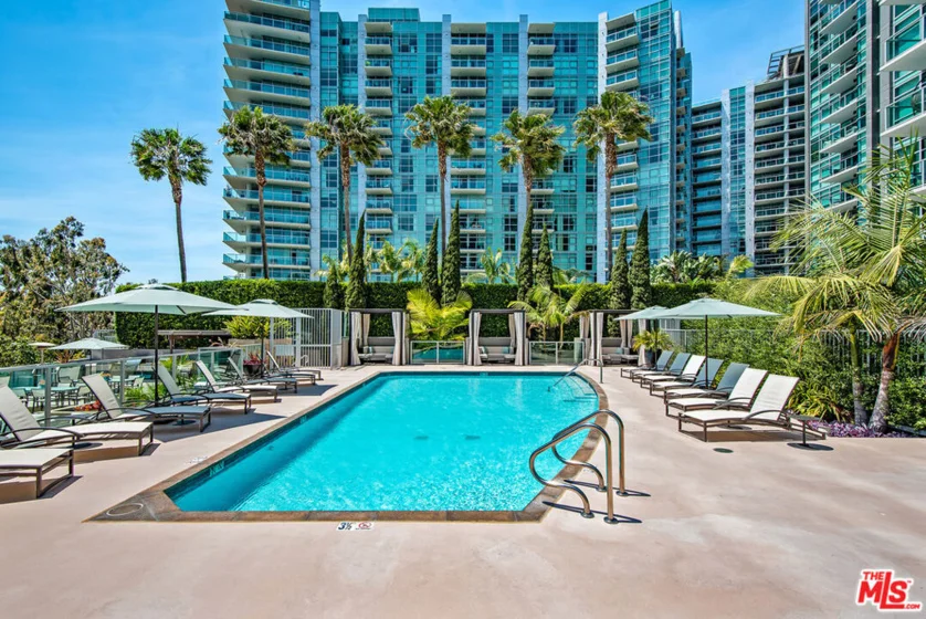 13650 Marina Pointe Drive #404 photo 33