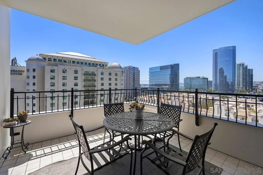 700 W Harbor #1205 photo 2