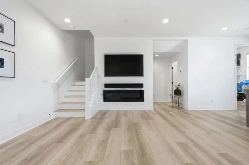 370 Volary Glen photo 13