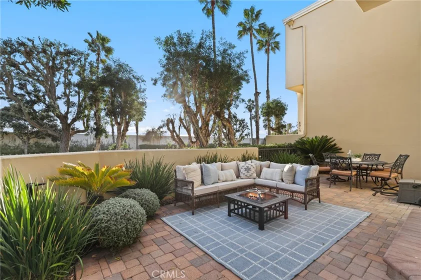 6011 Shadowbrook photo 3