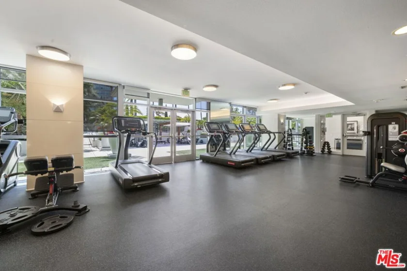 13700 Marina Pointe Drive #809 photo 32