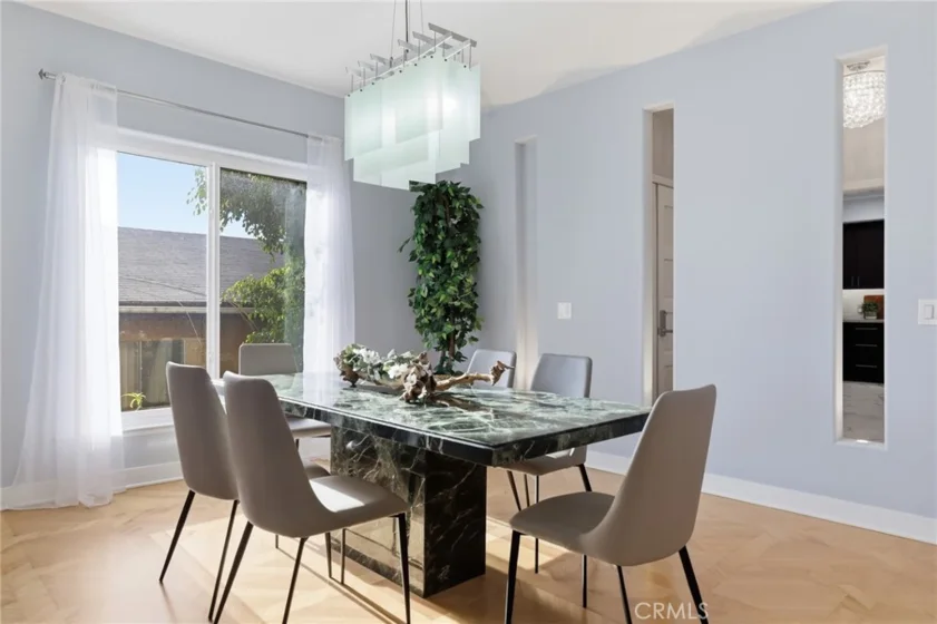 14271 Dickens Street #201 photo 5